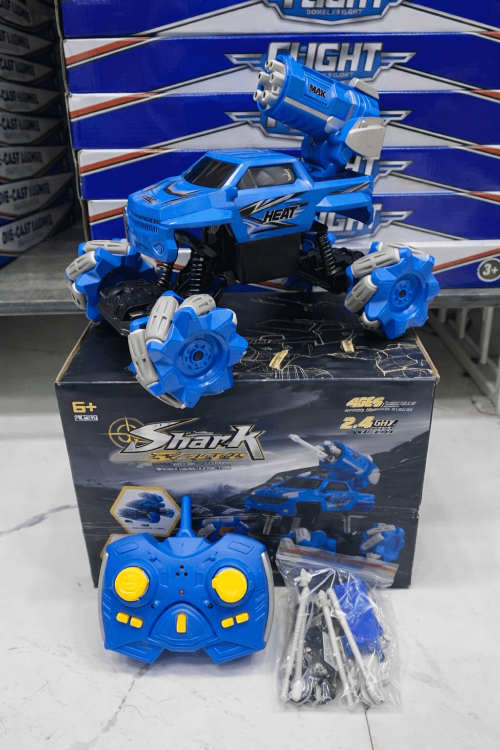 GURTOY® 2.4GHz RC Stunt Car with Rotating Gun